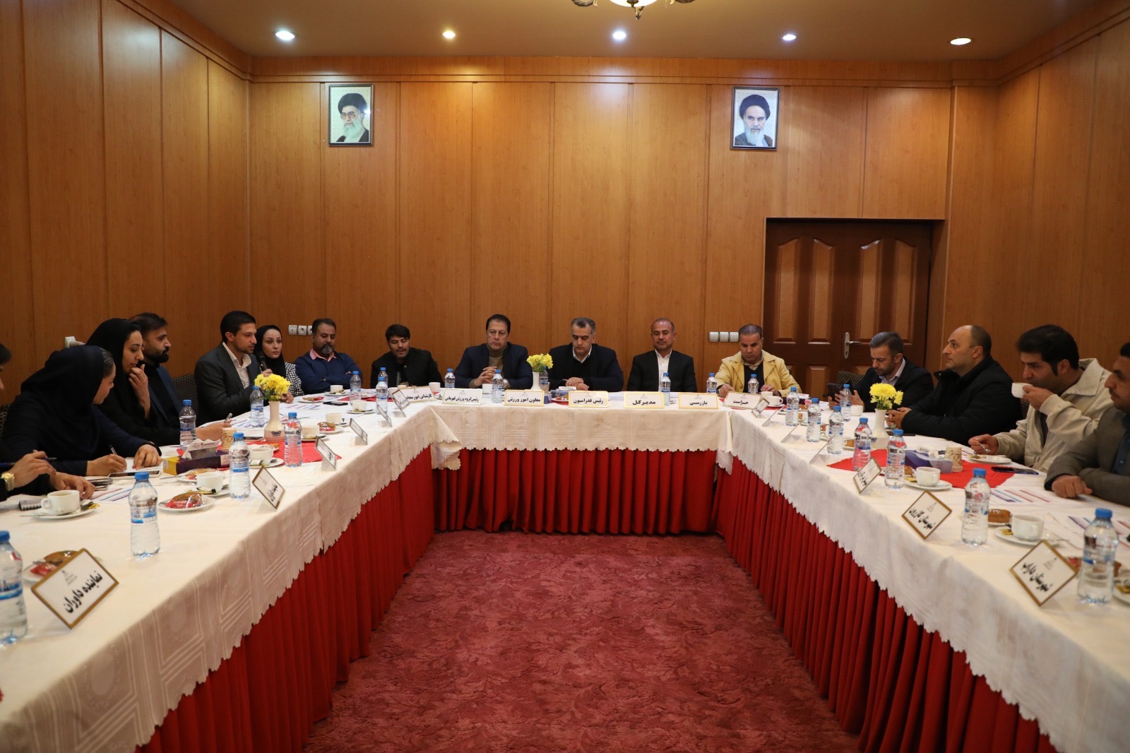 نشست تخصصی و صمیمی رئیس فدراسیون رزمی با اعضای هیأت انجمن‌های ورزشهای رزمی استان فارس برگزار شد